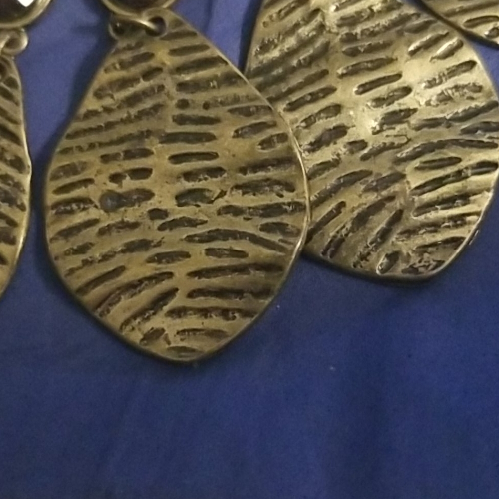 Necklace - Picture 3 of 3